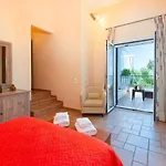 Siorra Elena Villa *