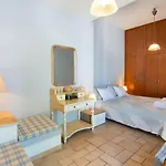 Siorra Elena Villa *