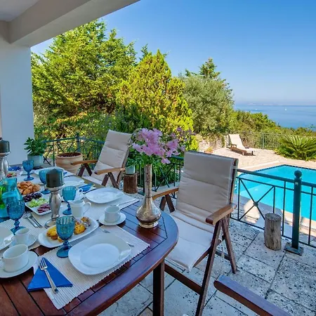 Siorra Elena Villa