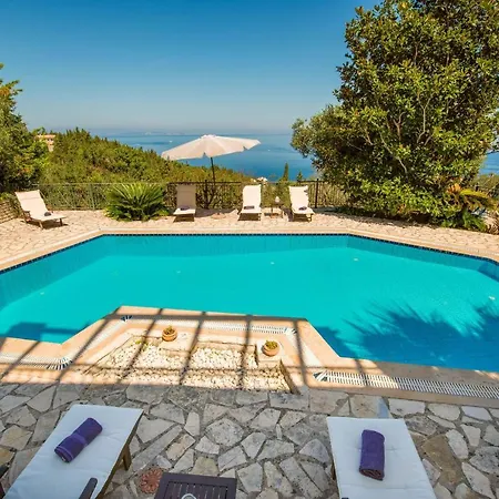 Siorra Elena Villa *