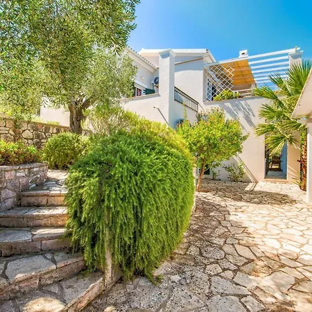 Siorra Elena Ieromonachos