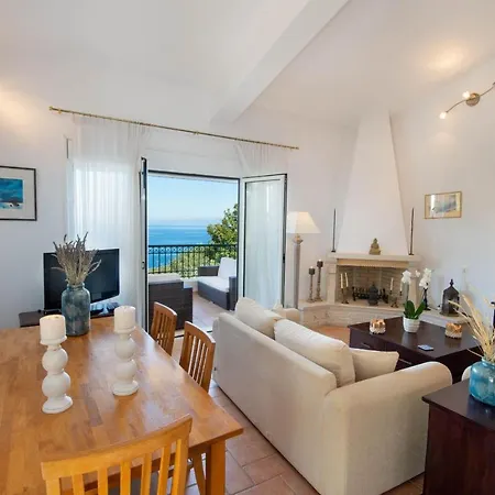 Siorra Elena Villa