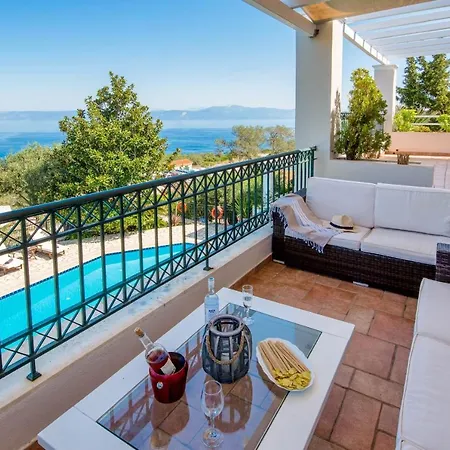 Siorra Elena Villa *