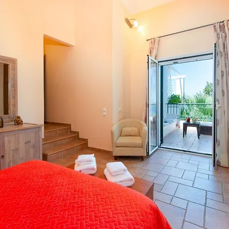 Siorra Elena Villa *